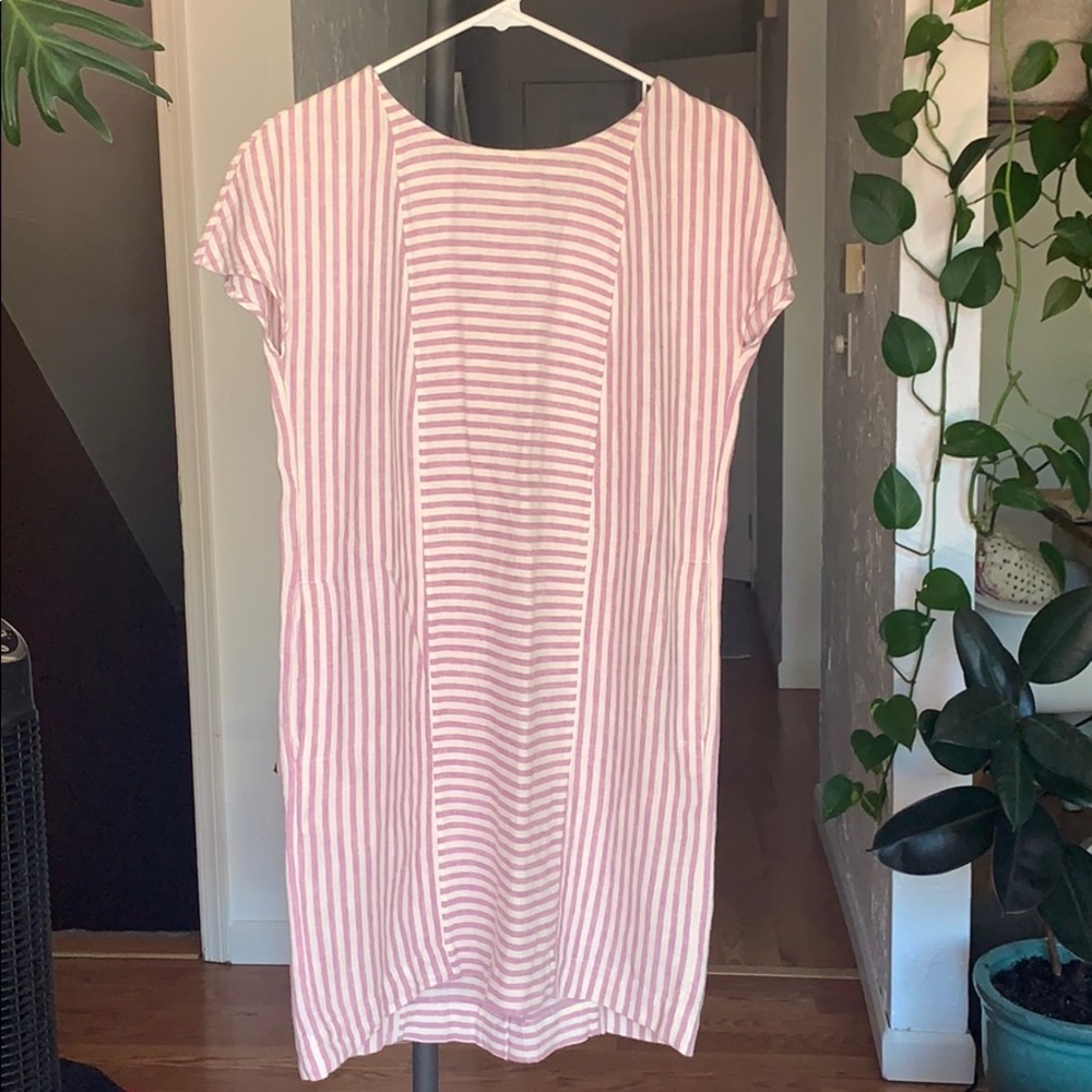 NWT Madewell dress with pockets & button back.